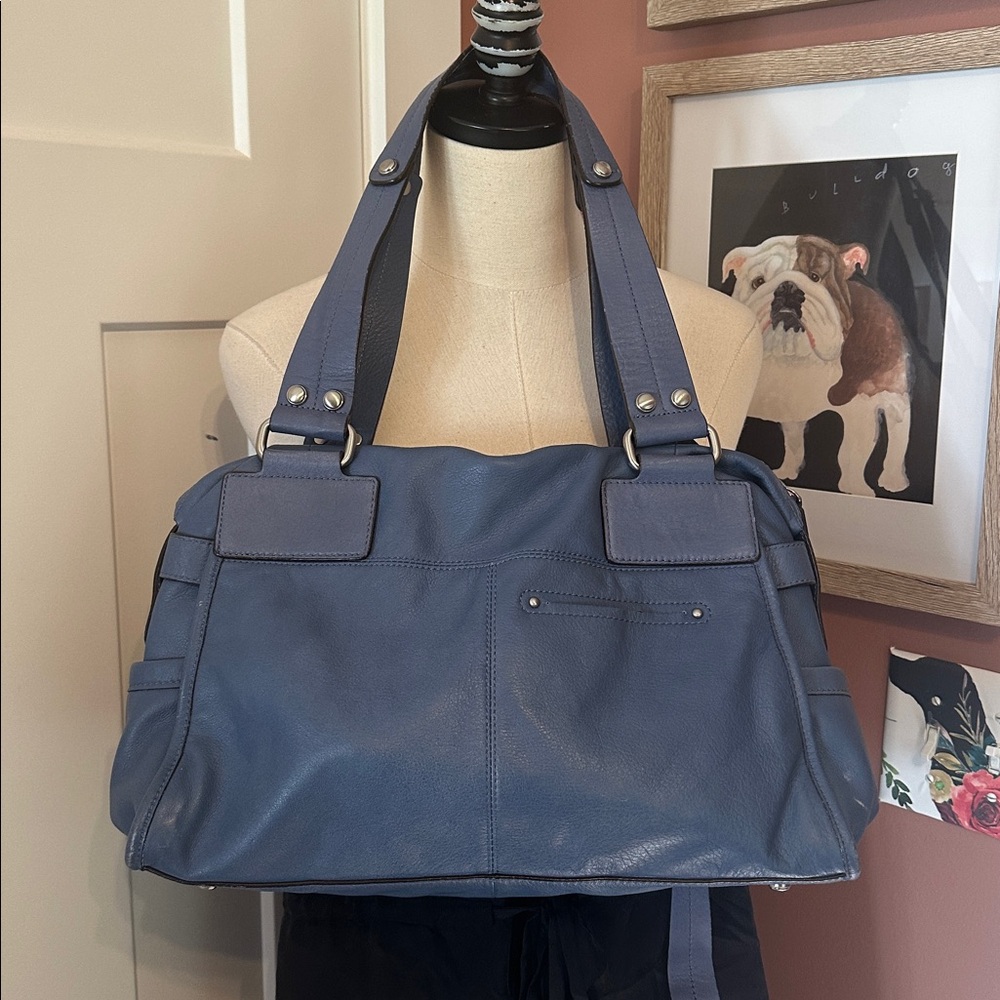 B. Makowsky cornflower Blue genuine Leather shoulder pockets silver animal purse - Picture 5 of 15